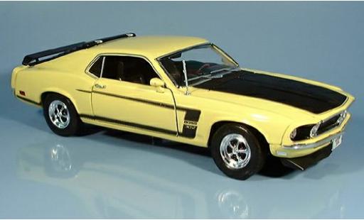 Diecast model cars Ford Mustang Hardtop yellow 1969 1/18 Welly