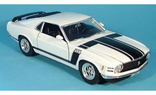 Diecast model cars Ford Mustang Hardtop white 1970 1/24 Welly