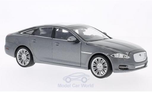 Diecast model cars Jaguar XJ Base metallic grey 2010 1/24 Welly