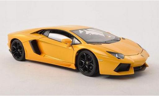 Diecast model cars Lamborghini Aventador Base Coupe yellow 1/24 Welly