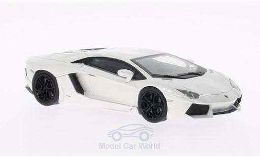 Diecast model cars Lamborghini Aventador LP700-4 metallic white 1/43 Welly