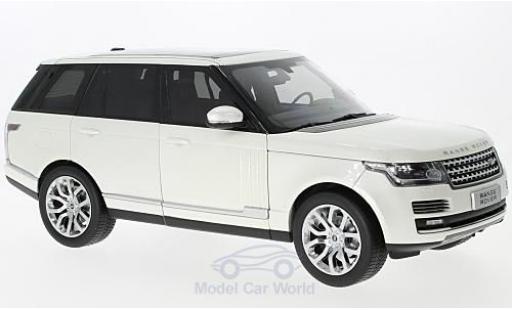 Diecast model cars Land Rover Range Rover Base metallic white 2013 GTA Edition 1/18 Welly