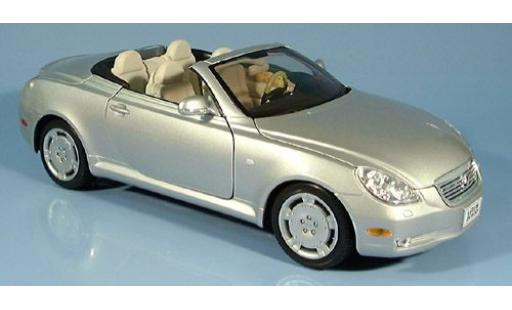 Diecast model cars Lexus SC 430 Convertible silver 1/18 Welly