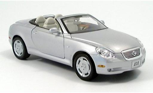 Diecast model cars Lexus SC 430 silver 1/24 Welly