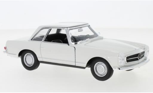 Diecast model cars Mercedes 230 Base SL (W113) white 1963 1/24 Welly