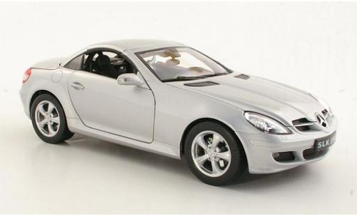 Diecast model cars Mercedes SLK Base 350 (R171) silver 2004 1/18 Welly