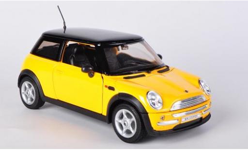 Diecast model cars Mini Cooper Base yellow sans Vitrine 1/24 Welly