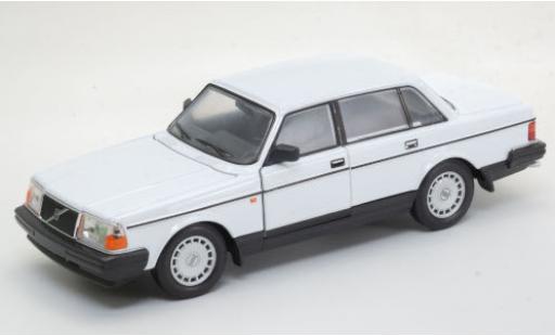 Diecast model cars Volvo 240 GL white 1/24 Welly