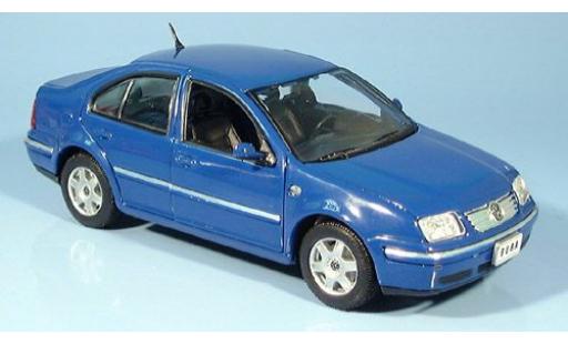 Diecast model cars Volkswagen Bora Base Limousine blue 2001 1/24 Welly