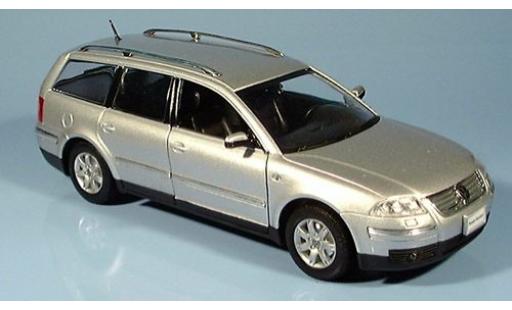 Diecast model cars Volkswagen Passat B5 Variant silver 2001 1/24 Welly