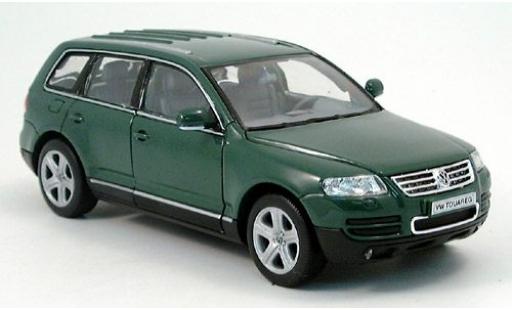 Diecast model cars Volkswagen Touareg Base dk. green 2002 1/24 Welly