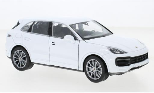 Diecast model cars Porsche Cayenne Turbo white 1/24 Welly