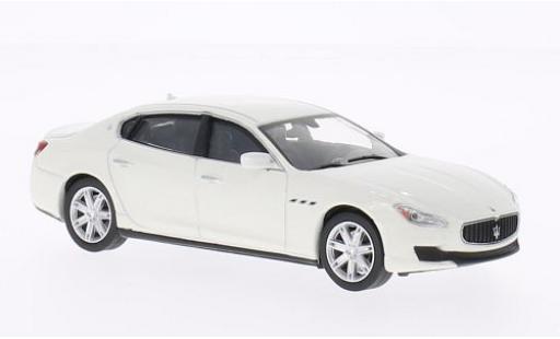 Diecast model cars Maserati Quattroporte GTS white 2013 1/43 WhiteBox