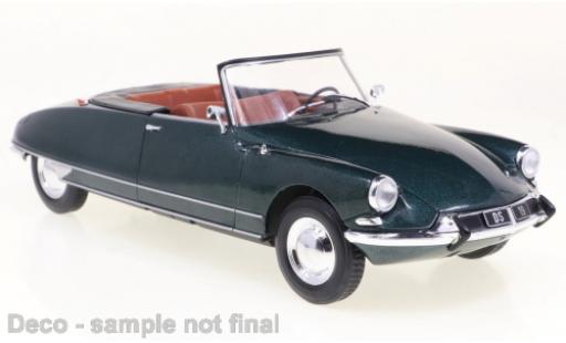 Diecast model cars Citroen DS Cabriolet 19 metallise green 1963 1/24 WhiteBox