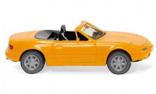 Diecast model cars Mazda MX5 Base yellow 1989 1/87 Wiking
