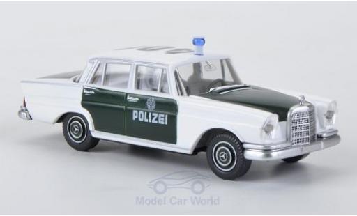 Diecast model cars Mercedes 220 Base S white/green Police 1/87 Wiking