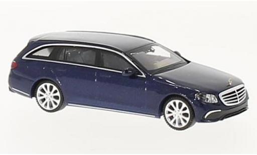 Diecast model cars Mercedes Classe E T-Modell (S213) Exklusive metallic blue 1/87 Wiking