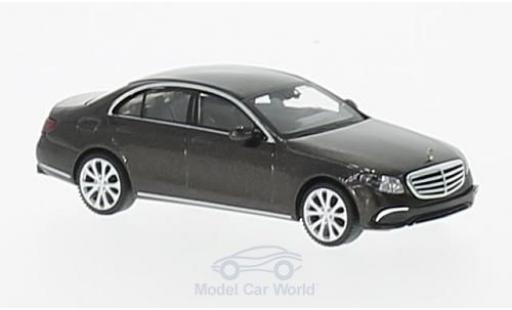 Diecast model cars Mercedes Classe E Base (W213) Exklusive metallic brown 1/87 Wiking